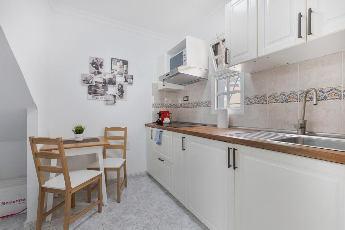 Santa Ursula 21 Apartment กอสตากาลมา ภายนอก รูปภาพ
